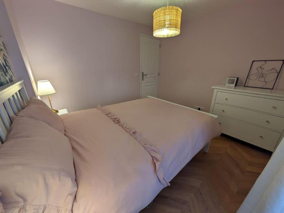 Appartement Avec Jardin Et Acces Mer Гранкам-Мези Екстериор снимка